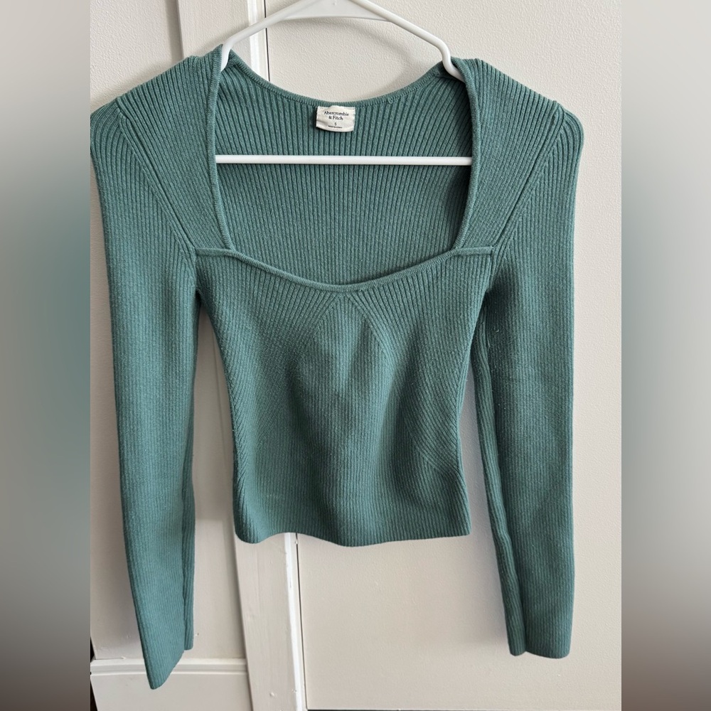 Abercrombie Sweetheart Neck Knit Top (Size Small)